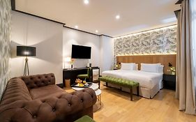 Hotel H10 Puerta De Alcalá  4*